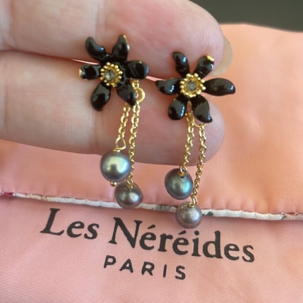 Les NEREIDES black Jasmine Flower and Pearl